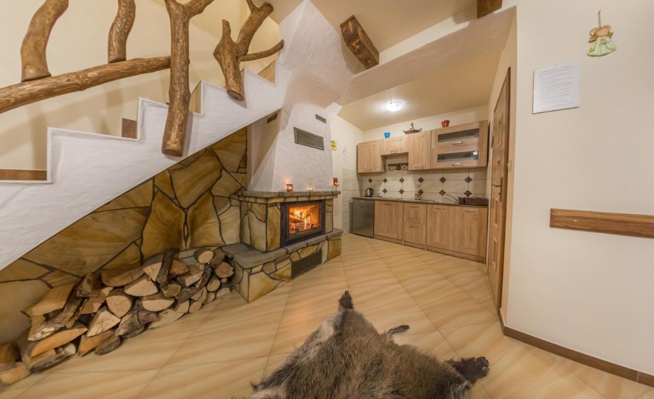 Drozdówka nad Soliną - Chata z Kominkiem Exterior foto