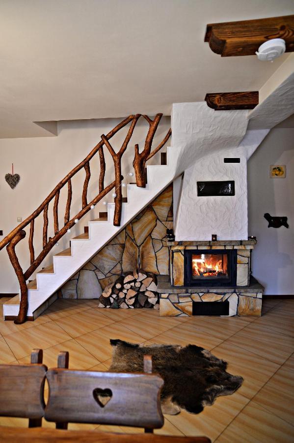 Drozdówka nad Soliną - Chata z Kominkiem Exterior foto